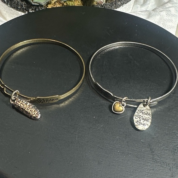 2 Brighton bracelets silver bangles antiqued Cros’s courage - Picture 6 of 7